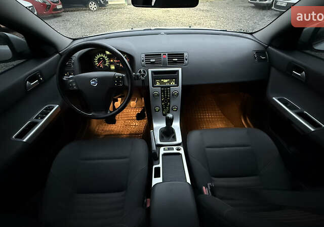 Сірий Вольво V50, об'ємом двигуна 1.56 л та пробігом 240 тис. км за 7900 $, фото 21 на Automoto.ua