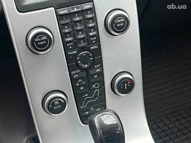 Сірий Вольво V50, об'ємом двигуна 2 л та пробігом 240 тис. км за 9690 $, фото 22 на Automoto.ua