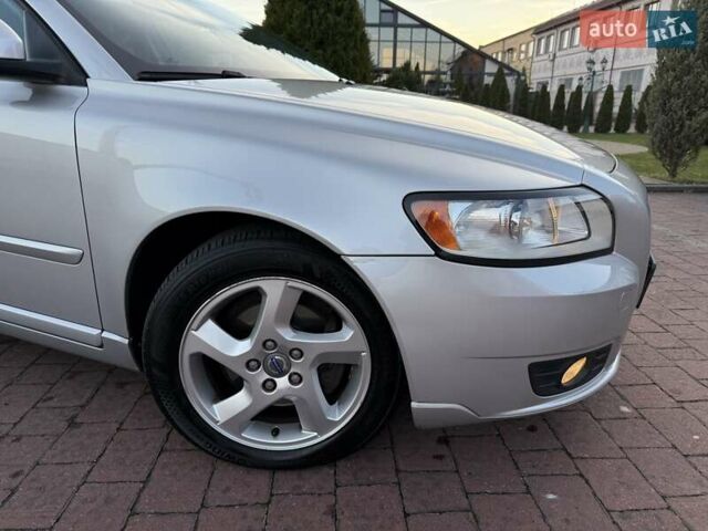 Серый Вольво В50, объемом двигателя 1.6 л и пробегом 229 тыс. км за 7950 $, фото 8 на Automoto.ua