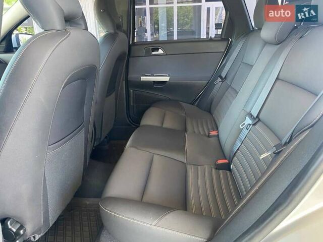 Серый Вольво В50, объемом двигателя 1.56 л и пробегом 215 тыс. км за 7600 $, фото 9 на Automoto.ua