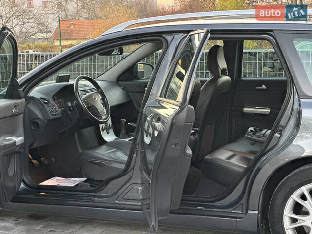 Серый Вольво В50, объемом двигателя 1.6 л и пробегом 218 тыс. км за 8500 $, фото 96 на Automoto.ua