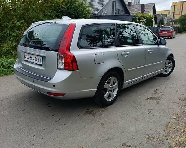 Сірий Вольво V50, об'ємом двигуна 1.6 л та пробігом 200 тис. км за 8200 $, фото 36 на Automoto.ua