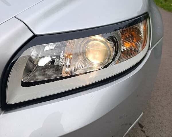 Серый Вольво В50, объемом двигателя 1.6 л и пробегом 200 тыс. км за 7800 $, фото 15 на Automoto.ua