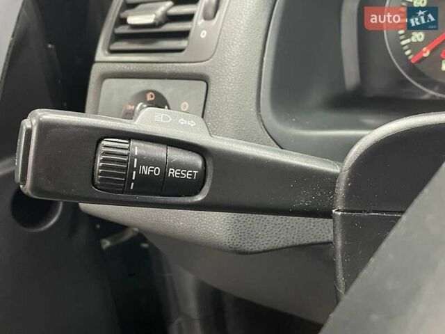 Серый Вольво В50, объемом двигателя 1.56 л и пробегом 227 тыс. км за 6690 $, фото 25 на Automoto.ua