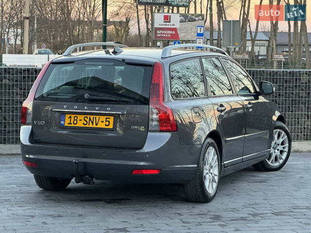 Серый Вольво В50, объемом двигателя 1.6 л и пробегом 218 тыс. км за 8500 $, фото 56 на Automoto.ua