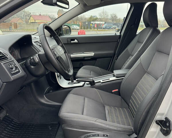 Серый Вольво В50, объемом двигателя 2 л и пробегом 225 тыс. км за 9999 $, фото 30 на Automoto.ua