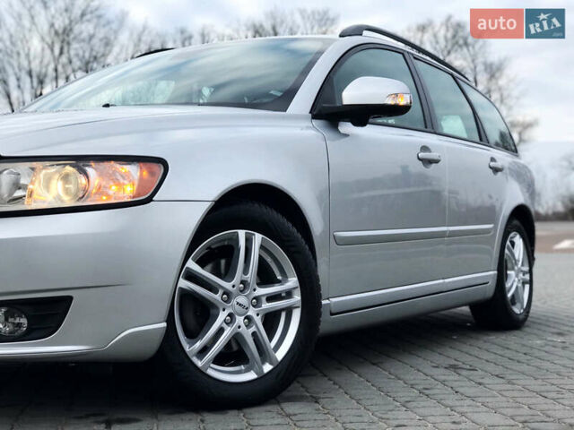 Серый Вольво В50, объемом двигателя 1.6 л и пробегом 160 тыс. км за 8799 $, фото 16 на Automoto.ua