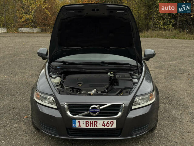 Серый Вольво В50, объемом двигателя 1.6 л и пробегом 240 тыс. км за 7999 $, фото 83 на Automoto.ua