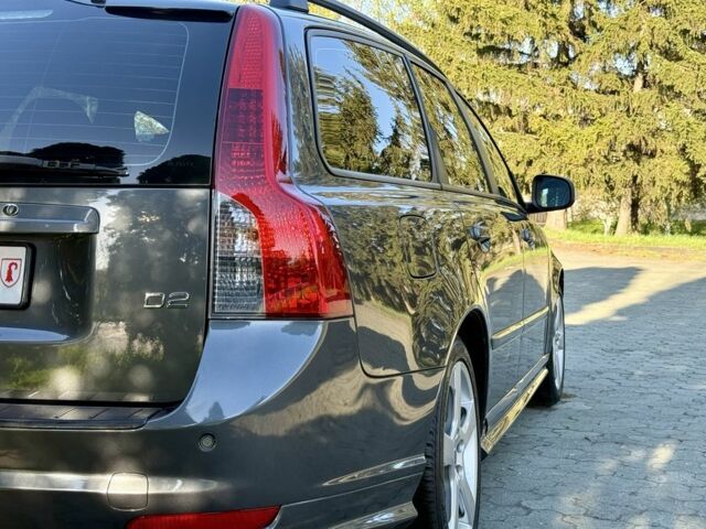 Серый Вольво В50, объемом двигателя 1.6 л и пробегом 230 тыс. км за 9499 $, фото 6 на Automoto.ua