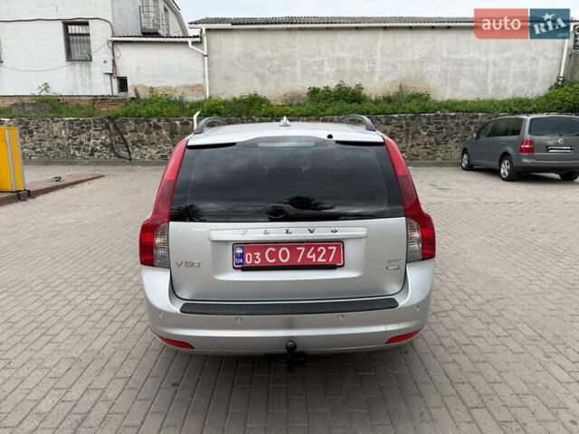 Серый Вольво В50, объемом двигателя 1.6 л и пробегом 188 тыс. км за 7190 $, фото 7 на Automoto.ua