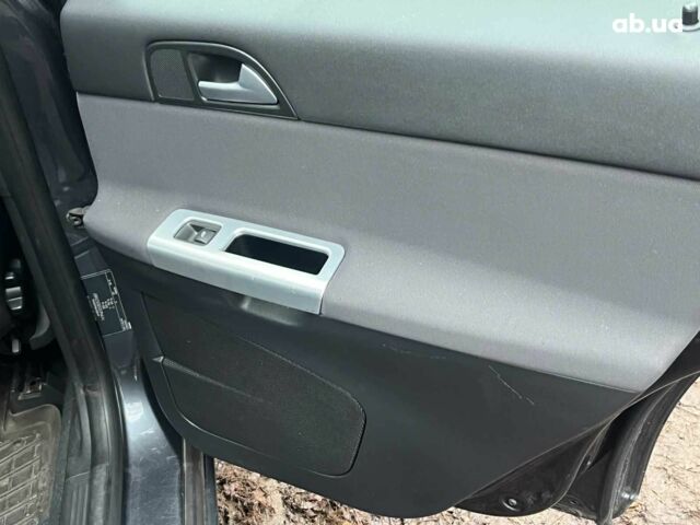 Сірий Вольво V50, об'ємом двигуна 2 л та пробігом 240 тис. км за 9690 $, фото 28 на Automoto.ua