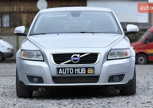 Сірий Вольво V50, об'ємом двигуна 1.56 л та пробігом 240 тис. км за 7900 $, фото 3 на Automoto.ua