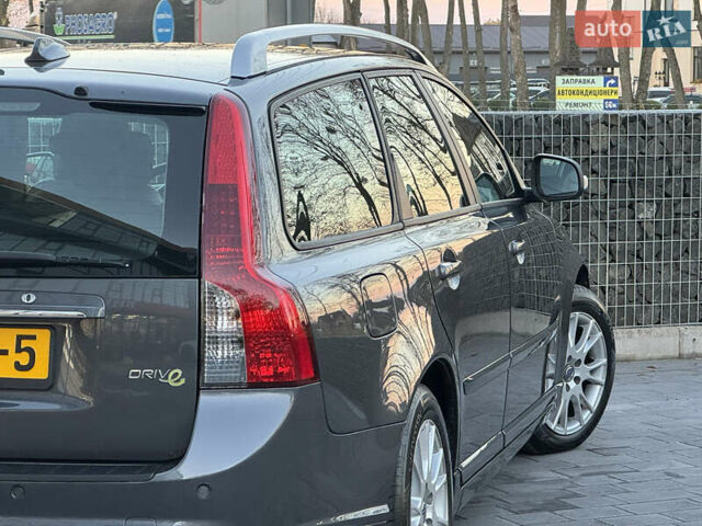 Серый Вольво В50, объемом двигателя 1.6 л и пробегом 218 тыс. км за 8500 $, фото 64 на Automoto.ua