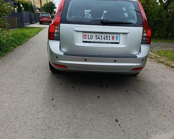 Серый Вольво В50, объемом двигателя 1.6 л и пробегом 200 тыс. км за 7800 $, фото 13 на Automoto.ua