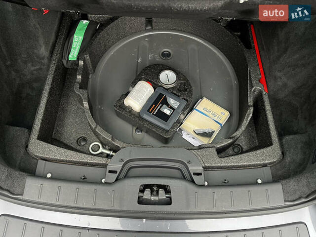 Серый Вольво В50, объемом двигателя 2 л и пробегом 205 тыс. км за 9200 $, фото 104 на Automoto.ua