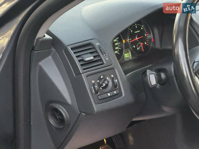 Серый Вольво В50, объемом двигателя 1.6 л и пробегом 218 тыс. км за 8500 $, фото 104 на Automoto.ua