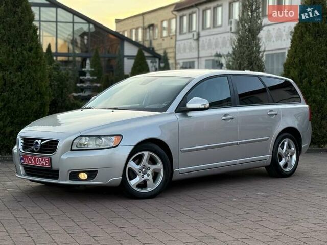 Серый Вольво В50, объемом двигателя 1.6 л и пробегом 229 тыс. км за 7950 $, фото 19 на Automoto.ua