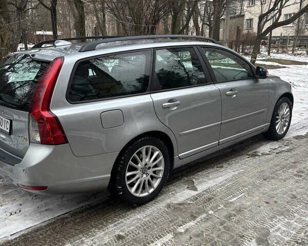 Серый Вольво В50, объемом двигателя 1.56 л и пробегом 202 тыс. км за 7999 $, фото 1 на Automoto.ua