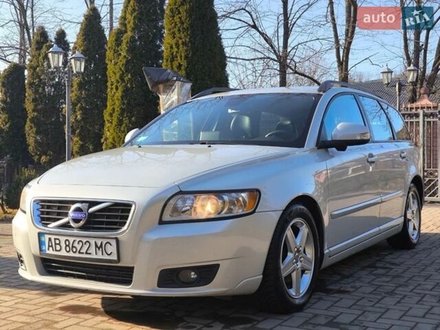 Серый Вольво В50, объемом двигателя 1.6 л и пробегом 230 тыс. км за 8600 $, фото 2 на Automoto.ua