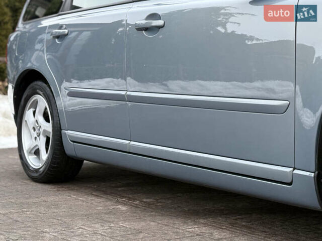 Серый Вольво В50, объемом двигателя 1.6 л и пробегом 213 тыс. км за 8599 $, фото 24 на Automoto.ua
