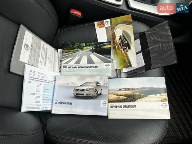 Серый Вольво В50, объемом двигателя 2 л и пробегом 206 тыс. км за 9200 $, фото 108 на Automoto.ua