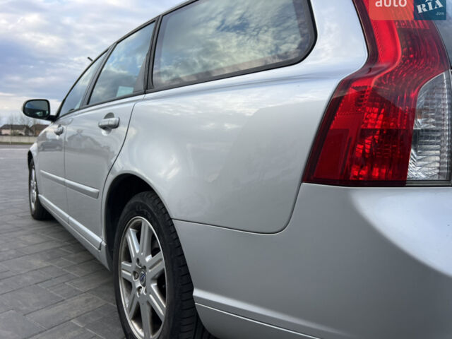 Сірий Вольво V50, об'ємом двигуна 2 л та пробігом 250 тис. км за 8650 $, фото 7 на Automoto.ua