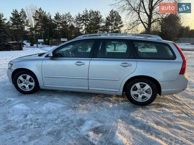 Серый Вольво В50, объемом двигателя 1.56 л и пробегом 250 тыс. км за 8300 $, фото 6 на Automoto.ua