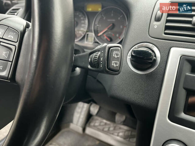 Серый Вольво В50, объемом двигателя 2 л и пробегом 205 тыс. км за 9200 $, фото 52 на Automoto.ua