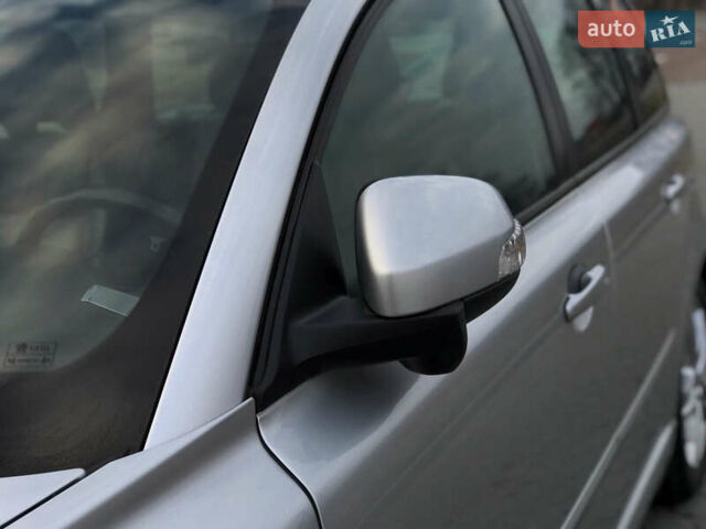 Серый Вольво В50, объемом двигателя 1.6 л и пробегом 160 тыс. км за 8799 $, фото 77 на Automoto.ua