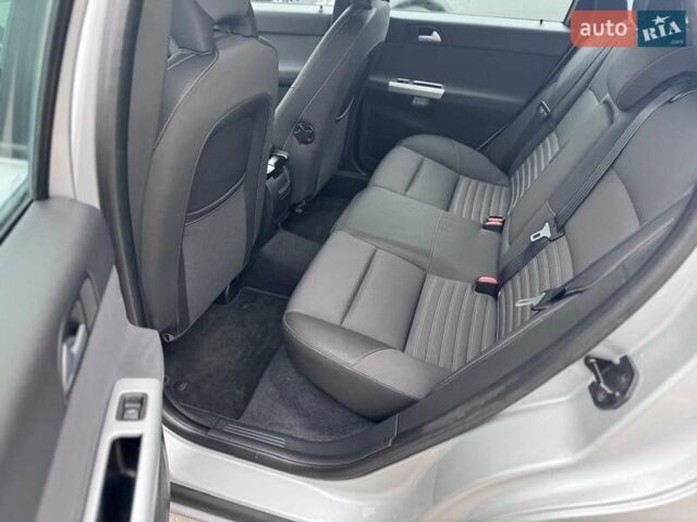 Серый Вольво В50, объемом двигателя 2 л и пробегом 258 тыс. км за 10200 $, фото 29 на Automoto.ua