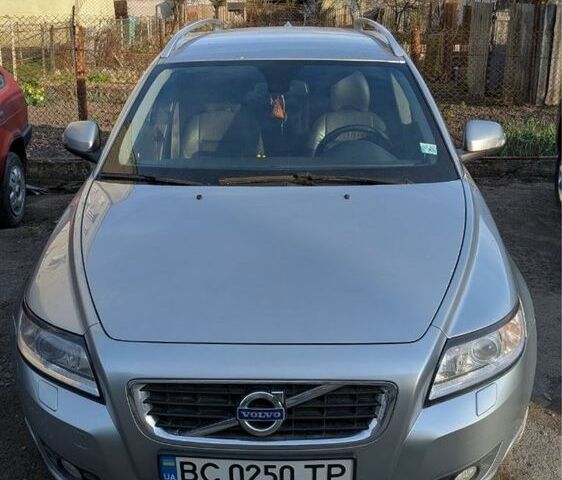 Сірий Вольво V50, об'ємом двигуна 1.6 л та пробігом 256 тис. км за 7000 $, фото 3 на Automoto.ua