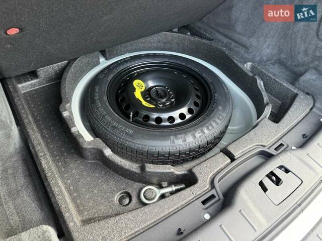 Серый Вольво В50, объемом двигателя 1.6 л и пробегом 229 тыс. км за 7950 $, фото 124 на Automoto.ua