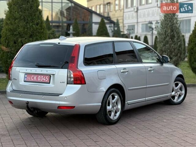 Серый Вольво В50, объемом двигателя 1.6 л и пробегом 229 тыс. км за 7950 $, фото 41 на Automoto.ua