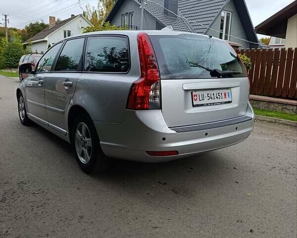 Сірий Вольво V50, об'ємом двигуна 1.6 л та пробігом 200 тис. км за 8200 $, фото 60 на Automoto.ua