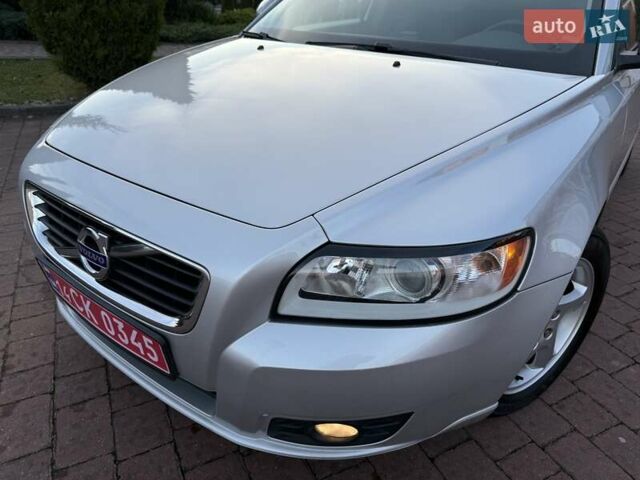 Серый Вольво В50, объемом двигателя 1.6 л и пробегом 229 тыс. км за 7950 $, фото 26 на Automoto.ua