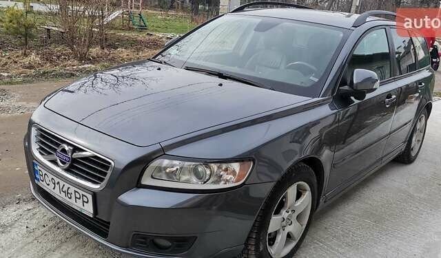 Серый Вольво В50, объемом двигателя 1.6 л и пробегом 253 тыс. км за 8200 $, фото 7 на Automoto.ua