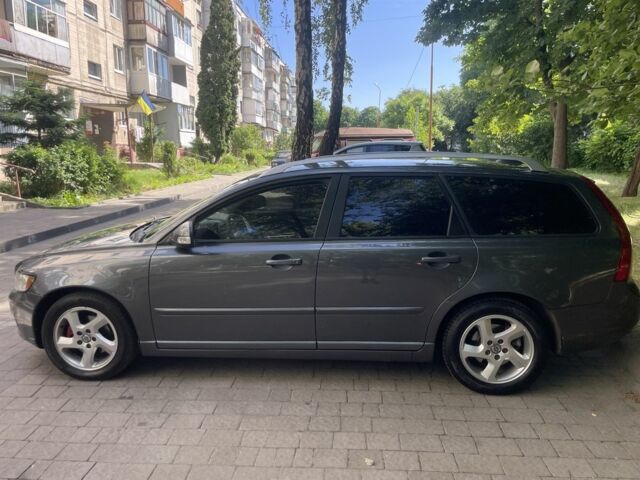 Сірий Вольво V50, об'ємом двигуна 1.6 л та пробігом 294 тис. км за 8300 $, фото 3 на Automoto.ua