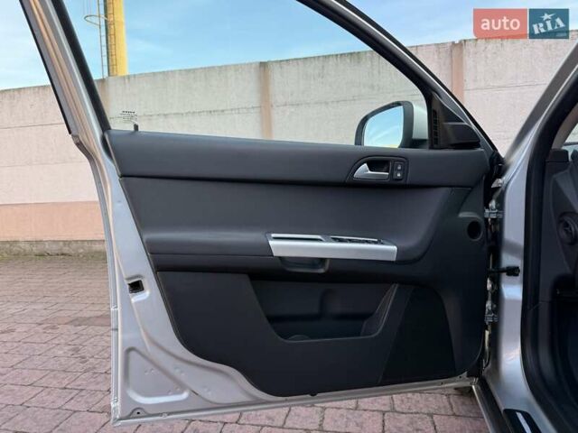 Серый Вольво В50, объемом двигателя 1.6 л и пробегом 229 тыс. км за 7950 $, фото 59 на Automoto.ua