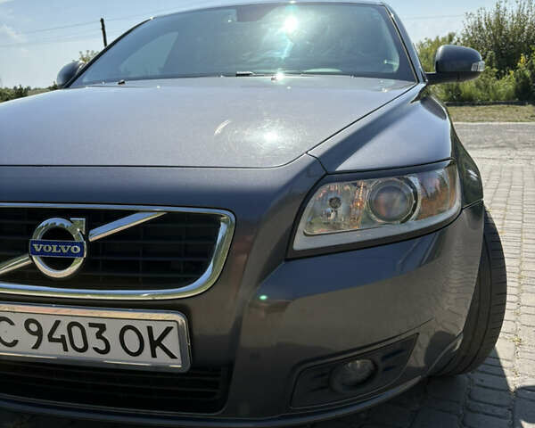 Сірий Вольво V50, об'ємом двигуна 1.56 л та пробігом 270 тис. км за 9300 $, фото 8 на Automoto.ua