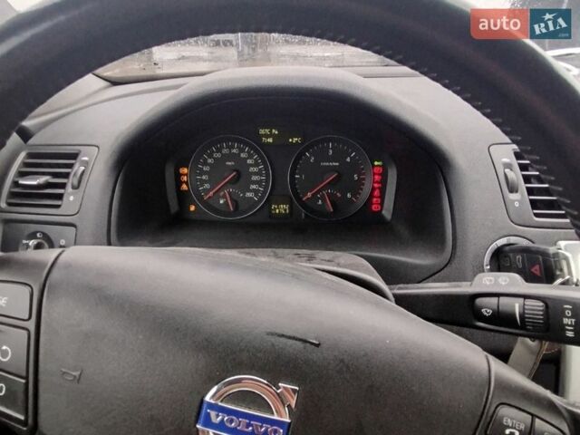 Серый Вольво В50, объемом двигателя 1.6 л и пробегом 242 тыс. км за 7900 $, фото 9 на Automoto.ua