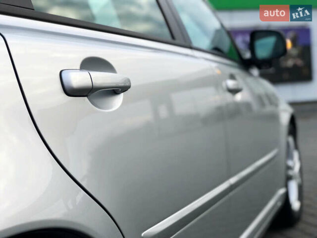 Серый Вольво В50, объемом двигателя 1.6 л и пробегом 160 тыс. км за 8799 $, фото 74 на Automoto.ua