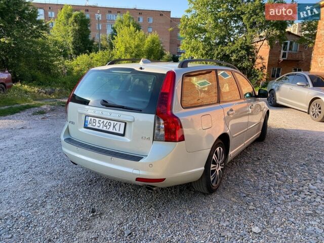 Серый Вольво В50, объемом двигателя 2 л и пробегом 363 тыс. км за 6900 $, фото 3 на Automoto.ua