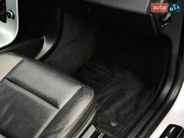 Серый Вольво В50, объемом двигателя 1.6 л и пробегом 160 тыс. км за 8799 $, фото 112 на Automoto.ua