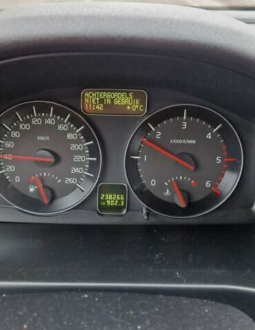 Сірий Вольво V50, об'ємом двигуна 1.6 л та пробігом 238 тис. км за 7800 $, фото 18 на Automoto.ua