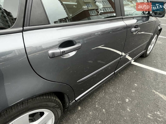 Серый Вольво В50, объемом двигателя 2 л и пробегом 205 тыс. км за 9200 $, фото 18 на Automoto.ua
