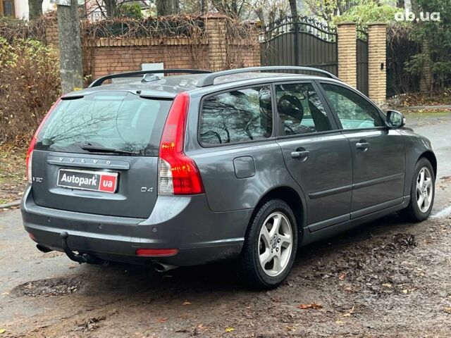 Сірий Вольво V50, об'ємом двигуна 2 л та пробігом 240 тис. км за 9690 $, фото 9 на Automoto.ua