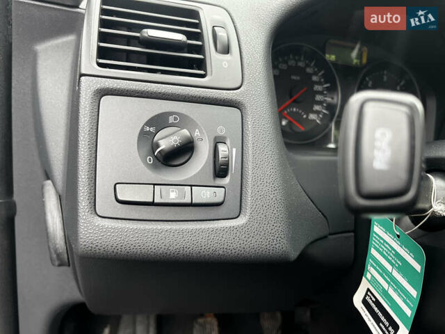 Серый Вольво В50, объемом двигателя 2 л и пробегом 205 тыс. км за 9200 $, фото 49 на Automoto.ua