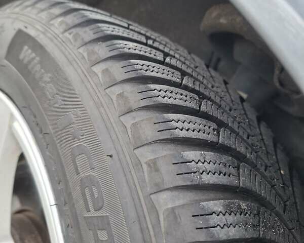 Сірий Вольво V50, об'ємом двигуна 1.56 л та пробігом 277 тис. км за 8699 $, фото 14 на Automoto.ua