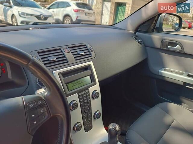 Сірий Вольво V50, об'ємом двигуна 1.56 л та пробігом 170 тис. км за 9500 $, фото 10 на Automoto.ua