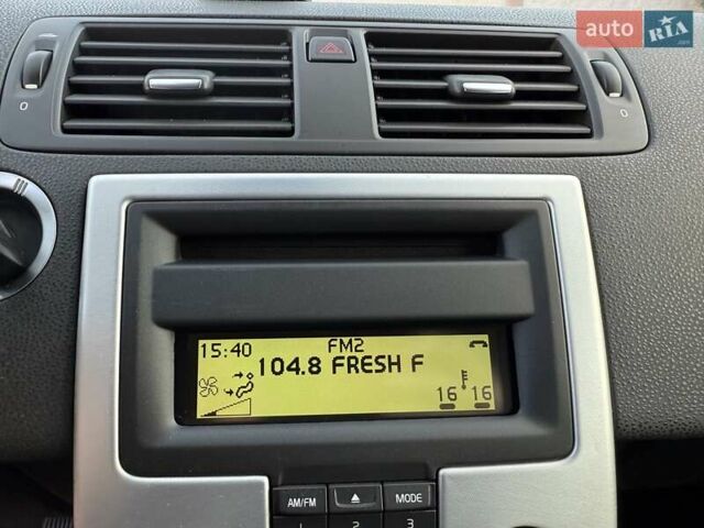 Серый Вольво В50, объемом двигателя 1.6 л и пробегом 229 тыс. км за 7950 $, фото 75 на Automoto.ua